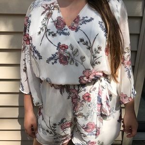 Floral romper 🌷🌷